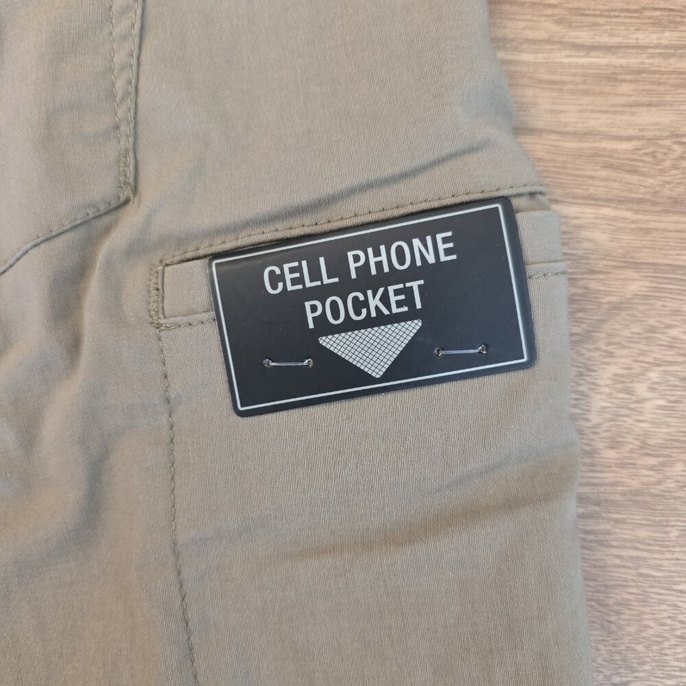 🛑SOLD🛑Weatherproof Tech Utility Shorts Mens 40 Light Oak Stretch Pocket Hiking - Picture 13 of 16